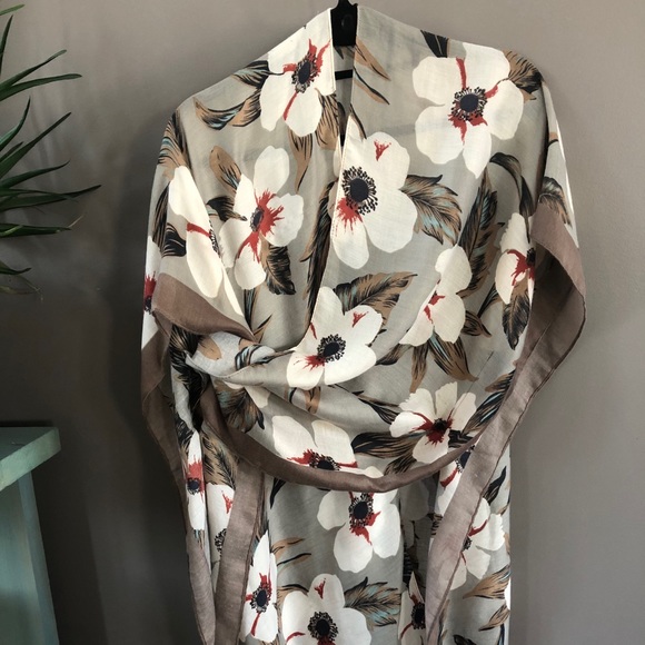 ♨️Cardigans/Shalls♨️ BEAUTIFUL FLORAL CARDIGAN ❤️ - Picture 4 of 6